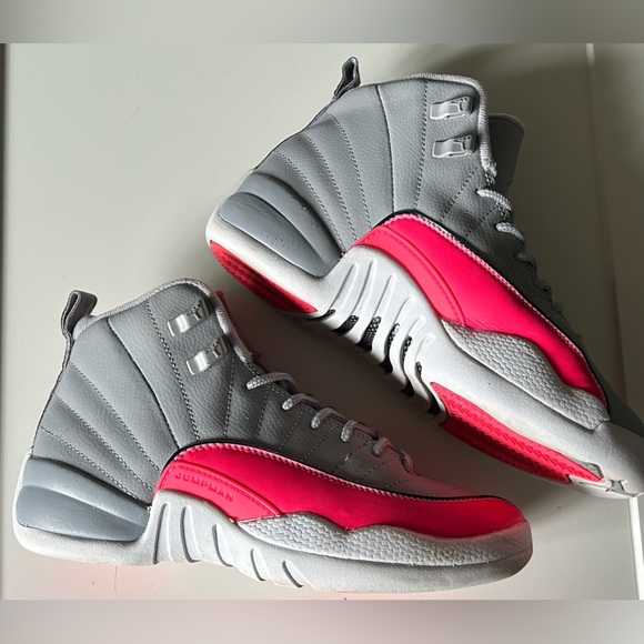 2019 NIKE AIR JORDAN Retro 12 youth size 5Y - Picture 3 of 9